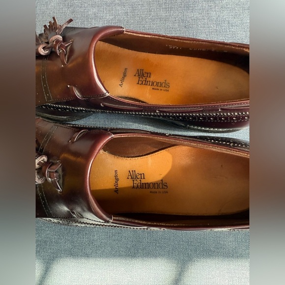 Allen Edmond Arlington Wingtip Kiltie Tassel Loafer Mens SZ10.5 Burgundy Leather